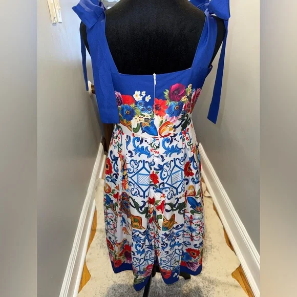 Dalia Mc Phee Chic A-line Midi Dress with Square Neck - Picture 2 of 5